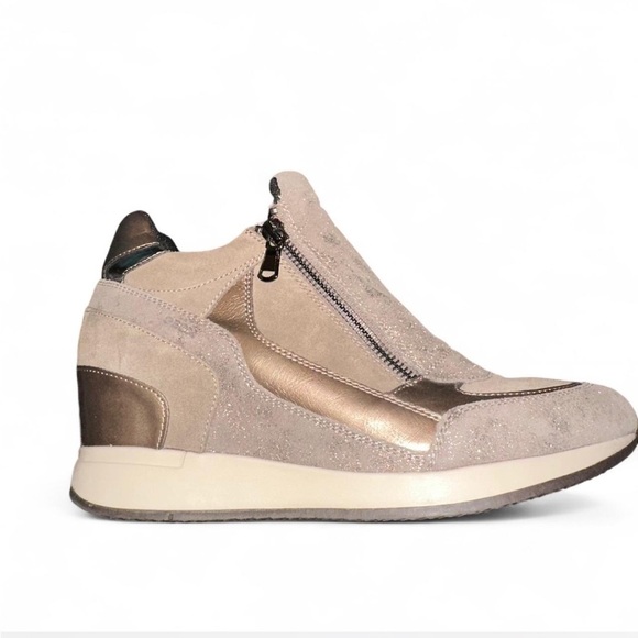 Geox Italian Women's Tan and Gold Slip-On Sneaker Wedges - Picture 4 of 4